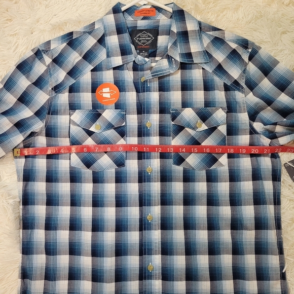 St John's Bay Mens Blue Performance Comfort Stretch Classic Fit Button up size M - Picture 3 of 5